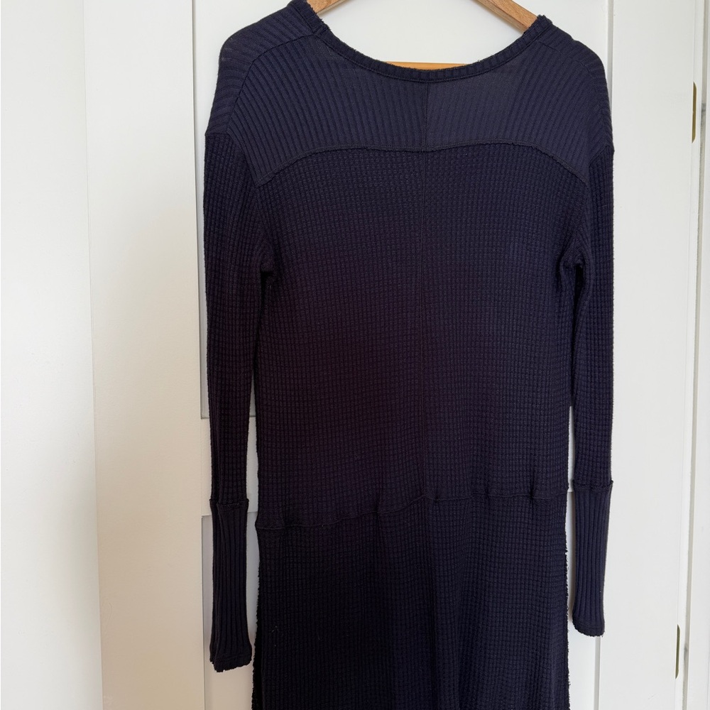 Free People Navy Blue Waffle Knit Long Sleeve Tunic Top Sunset Park Thermal XS - Picture 4 of 4